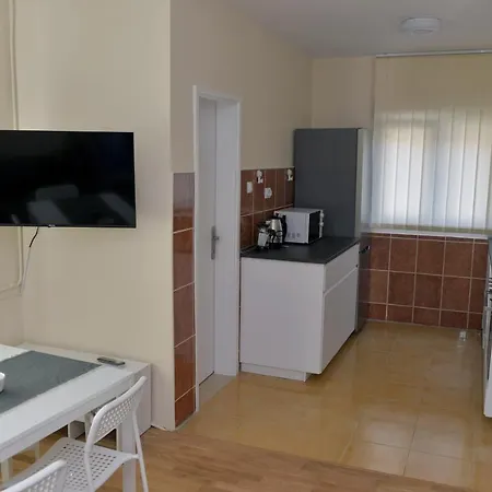 Affordable And Newly Renovated 1-bedroom *