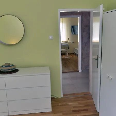 Affordable And Newly Renovated 1-bedroom *