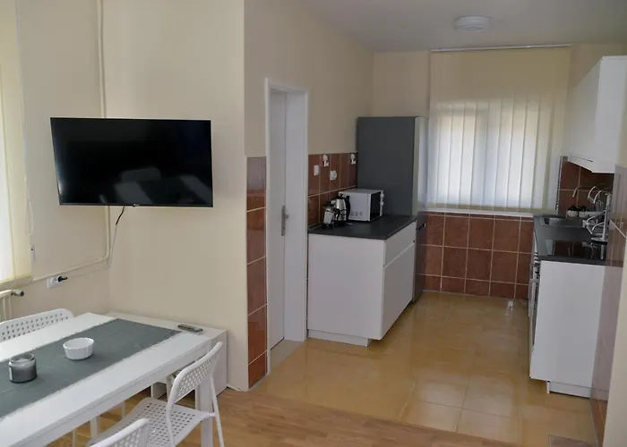 Affordable And Newly Renovated 1-bedroom *