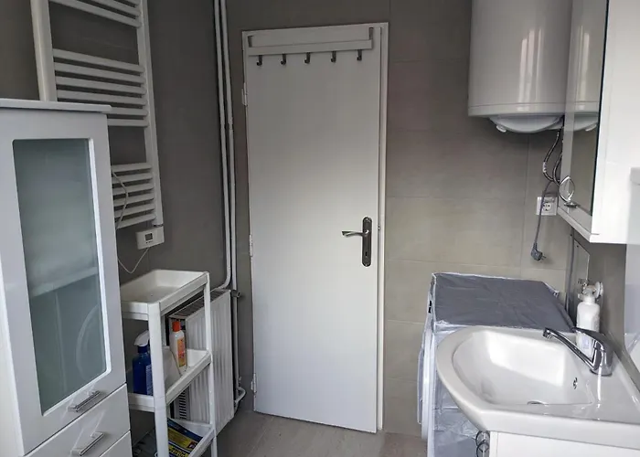 Affordable And Newly Renovated 1-bedroom 아파트 크랄레보