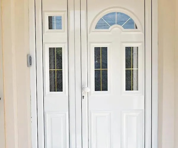 Affordable And Newly Renovated 1-bedroom * 크랄레보